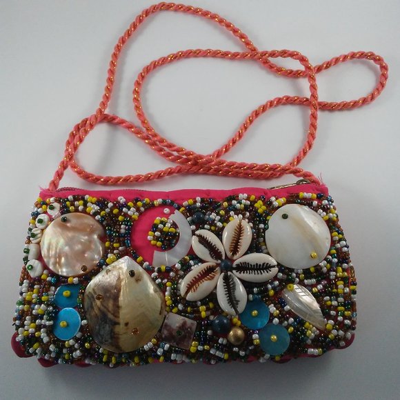Shell Embellished Crossbody Purse - Picture 3 of 4